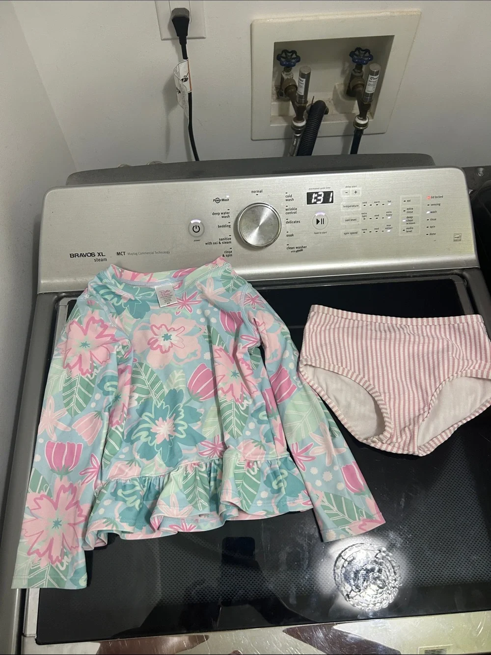 Girls 4t two piece bathing suit swim suit rash guard tropical flowers seersucker